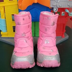 Coga Pink ❄Snowflake❄ Girls Winter Boots - Size 7-8